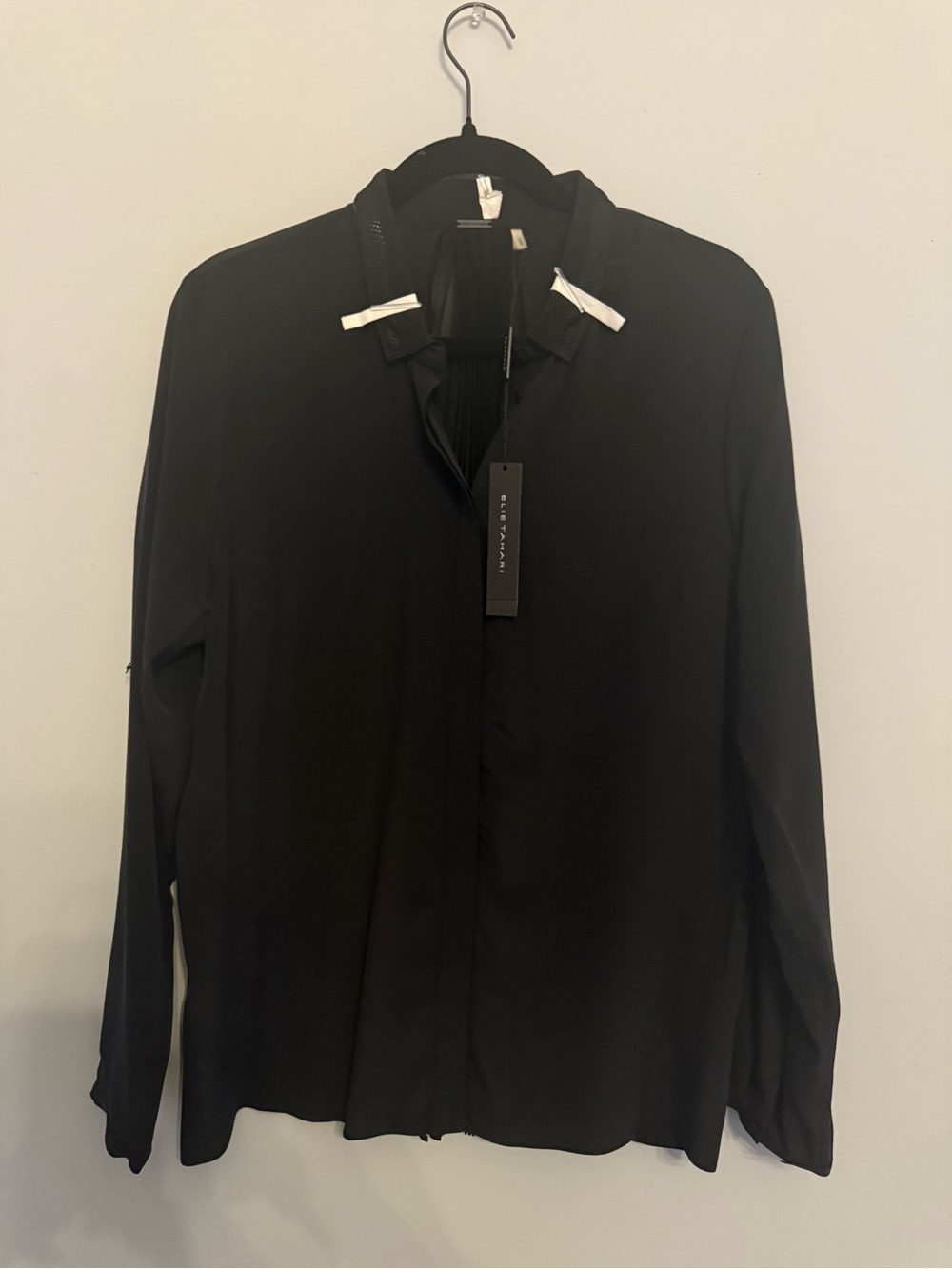 Elie Tahari Black Pleated-Back Button Shirt